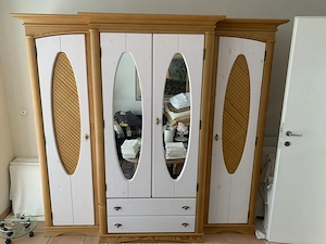 Schrank Kleiderschrank 