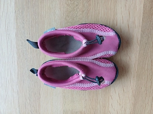 Badeschuhe Sterntaler Gr 23 24 zu verschenken