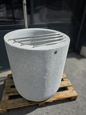 Granitbrunnen   Granittrog "Grander" inkl. V2A Edelstahlarmatur - Unikat Bild 3