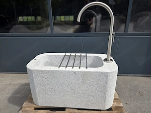 Granitbrunnen   Granittrog "Grander" inkl. V2A Edelstahlarmatur - Unikat Bild 2