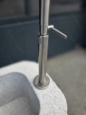 Granitbrunnen   Granittrog "Grander" inkl. V2A Edelstahlarmatur - Unikat Bild 9