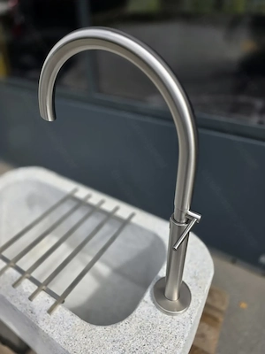 Granitbrunnen   Granittrog "Grander" inkl. V2A Edelstahlarmatur - Unikat Bild 7