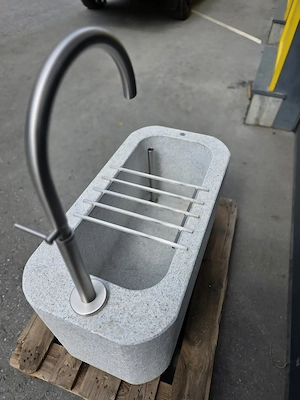 Granitbrunnen   Granittrog "Grander" inkl. V2A Edelstahlarmatur - Unikat Bild 10