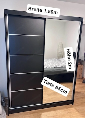 Kleiderschrank