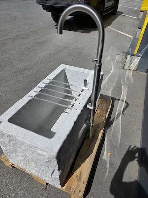 Granitbrunnen   Granittrog "Grander" inkl. V2A Edelstahlarmatur - Unikat Bild 8