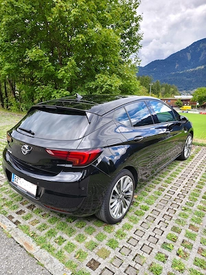 Opel Astra Ultimate ST 1.2 Bild 2