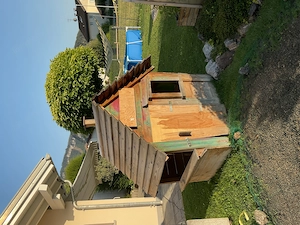 Kinderspielhaus aus Holz Bild 4