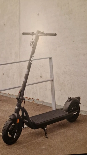 E-Scooter zu verkaufen Bild 3