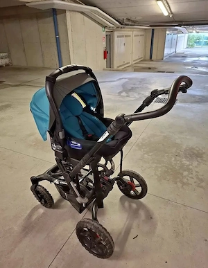 Babybett und Kinderwagen Bild 2