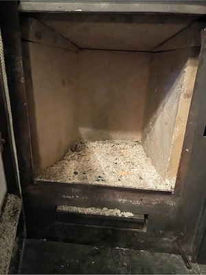 Holzofen mit Rohren