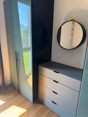 Kleiderschränk Bild 3