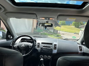 Mitsubishi Outlander 2,0 DI-D Instyle Bild 8