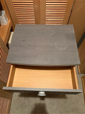 Graue Kommode mit 5 Schubladen  Bild 4