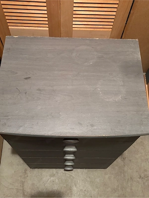Graue Kommode mit 5 Schubladen  Bild 3
