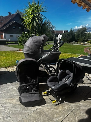 Verkaufen unseren Kinderwagen mit allem drum und dran