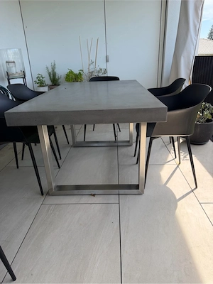 Terrassenmöbel-Set mit Betontisch und 6 schwarzen Stühlen Bild 3