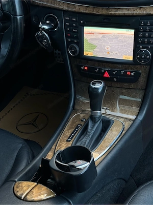   Mercedes-Benz E320 CDI  Bild 7