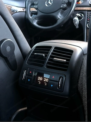   Mercedes-Benz E320 CDI  Bild 9