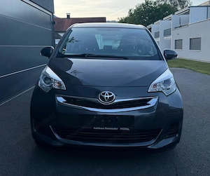 Toyota Verso S 1,4 D-4D90 Active Kombi   Family Van (2015) Bild 2