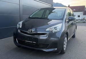 Toyota Verso S 1,4 D-4D90 Active Kombi   Family Van (2015) Bild 3