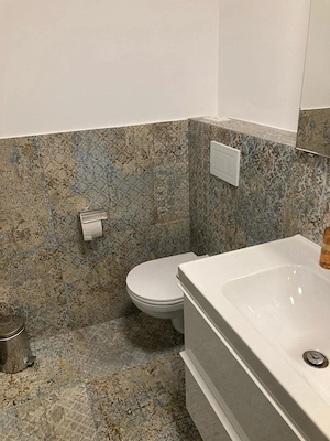 Provisionsfrei: Moderne Dachgeschosswohnung mit großer Terrasse in verkehrsarmer Seitengasse Bild 10