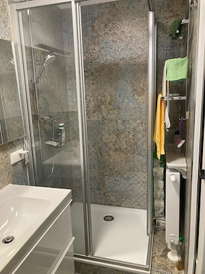 Provisionsfrei: Moderne Dachgeschosswohnung mit großer Terrasse in verkehrsarmer Seitengasse Bild 8