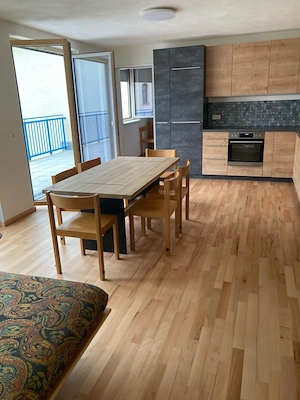 Provisionsfrei: Moderne Dachgeschosswohnung mit großer Terrasse in verkehrsarmer Seitengasse Bild 3