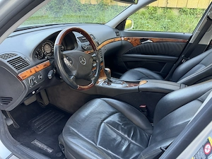 Mercedes E500 4 Matic Tüv 8 27 + 4 mon Bild 6