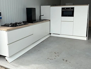 Nobilia Moderne L-Küche in Weiß   stilvoll, praktisch Einbauküche Bild 4