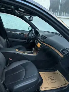   Mercedes-Benz E320 CDI  Bild 4