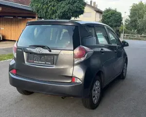 Toyota Verso S 1,4 D-4D90 Active Kombi   Family Van (2015) Bild 6