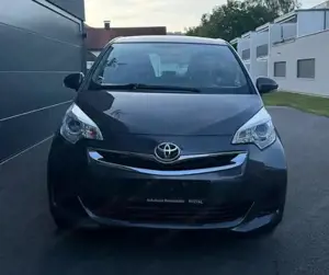 Toyota Verso S 1,4 D-4D90 Active Kombi   Family Van (2015) Bild 4