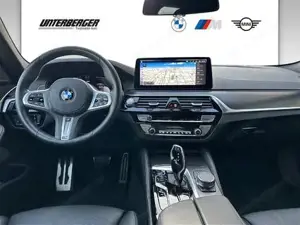 BMW 520d xDrive Touring // M Sportpaket // Anhängerkupplung Bild 6