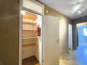 Helle 4,5 Zimmer Wohnung mit 2 Balkone  Bild 3