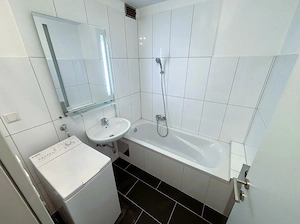 Helle 4,5 Zimmer Wohnung mit 2 Balkone  Bild 10