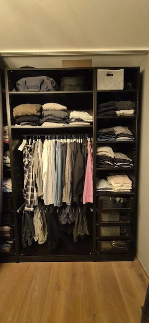 PAX Kleiderschrank in Schwarzbraun Bild 2