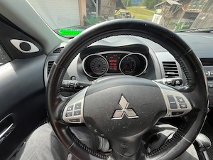 Mitsubishi Outlander 2,0 DI-D Instyle SUV   Geländewagen Bild 10