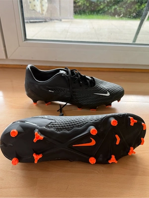 Brandneue Nike Phantom Fussballschuhe Bild 3