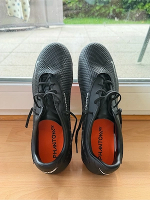 Brandneue Nike Phantom Fussballschuhe Bild 4