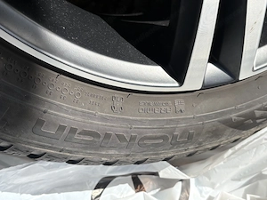 Volvo XC40 Winterkompletträder   Top-Zustand, nur 1 Saison gefahren! Bild 3