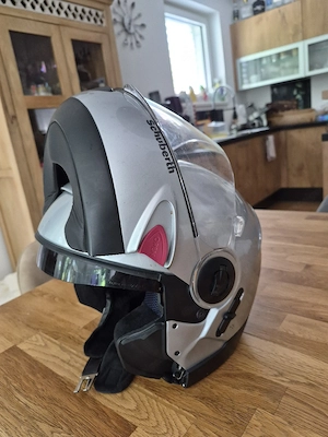Klapphelm  Bild 2