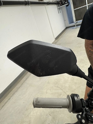 Sur-Ron Light Bee Elektro Moped mit nur 120KM Neuwertig Bild 9