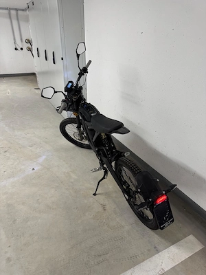 Sur-Ron Light Bee Elektro Moped mit nur 120KM Neuwertig Bild 7