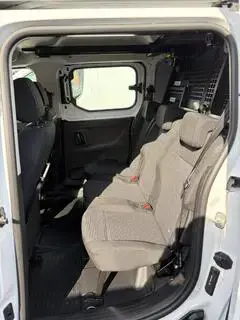 Peugeot Partner Kombi 2026 Bild 9