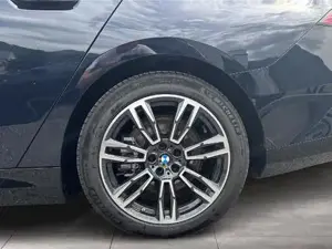 BMW i5 xDrive40 M Sportpaket // Head-Up Display // DAB-Tuner Bild 6