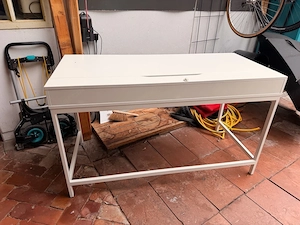 Ikea Schreibtisch mit 2 Schubladen Bild 3