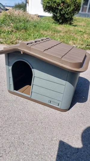 Katzenhaus aus Kunststoff - wetterfest & pflegeleicht Bild 2