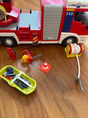 Playmobil Feuerwehrauto  Bild 2