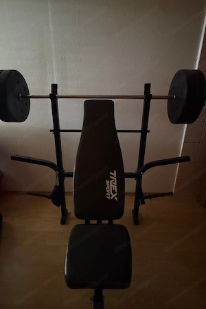 Hantelbank Höhenverstellbar mit Beinstrecker zu verkaufen.