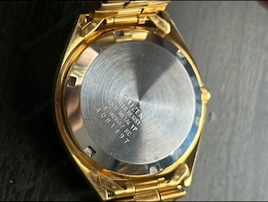Zum Verkauf steht eine klassische Vintage Citizen Automatik Herrenuhr (21 Jewels) in edler goldener 